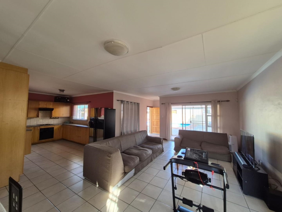 3 Bedroom Property for Sale in Rhodesdene Northern Cape